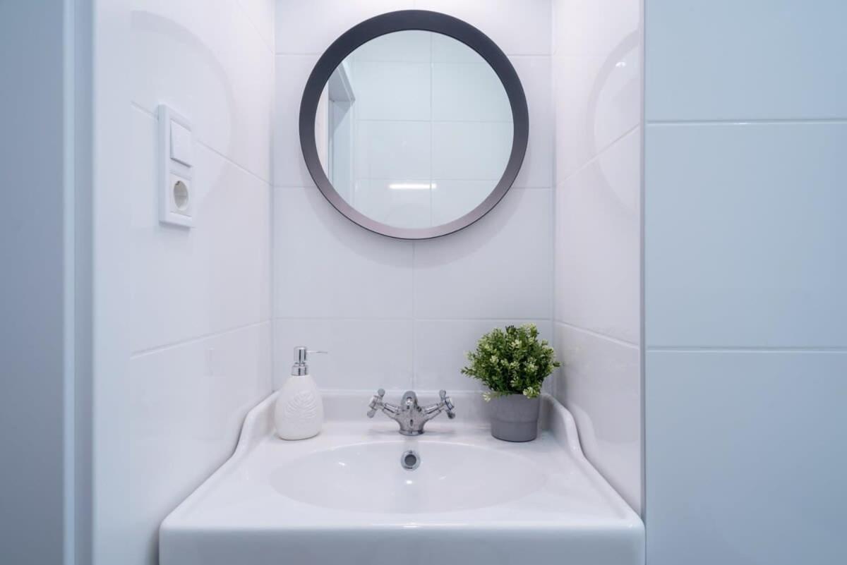 Apartment Super New With Air Conditioning