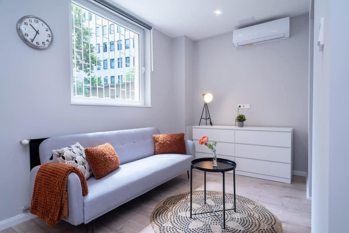 Apartment Super New With Air Conditioning *