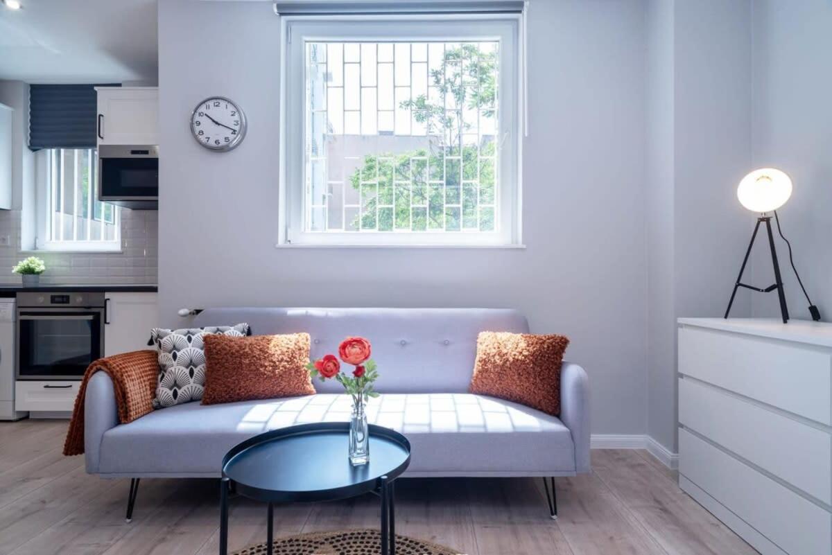 Super New With Air Conditioning Apartment