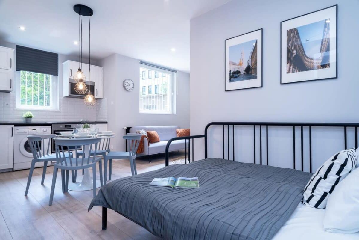 Super New With Air Conditioning Apartment *