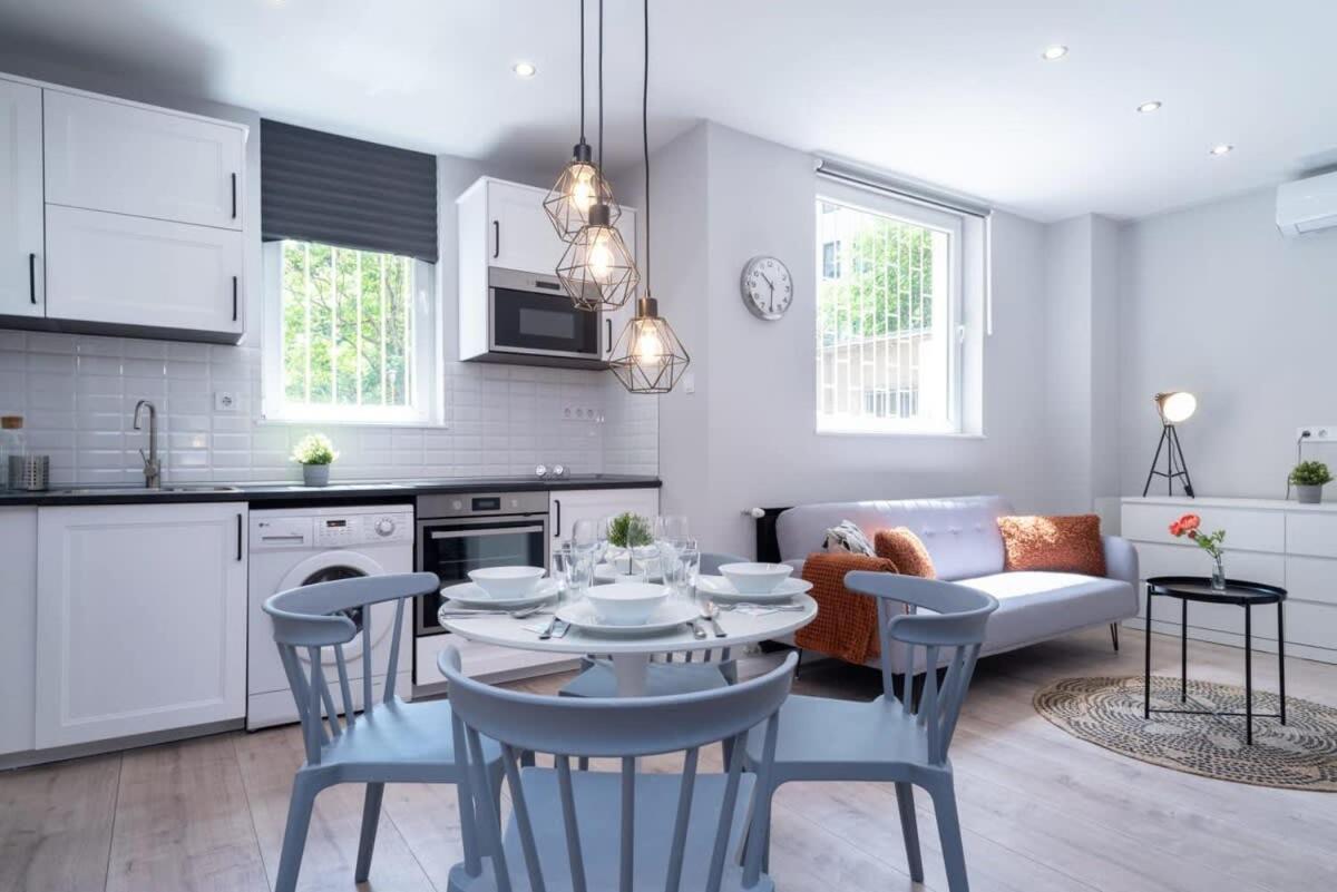 Apartment Super New With Air Conditioning *